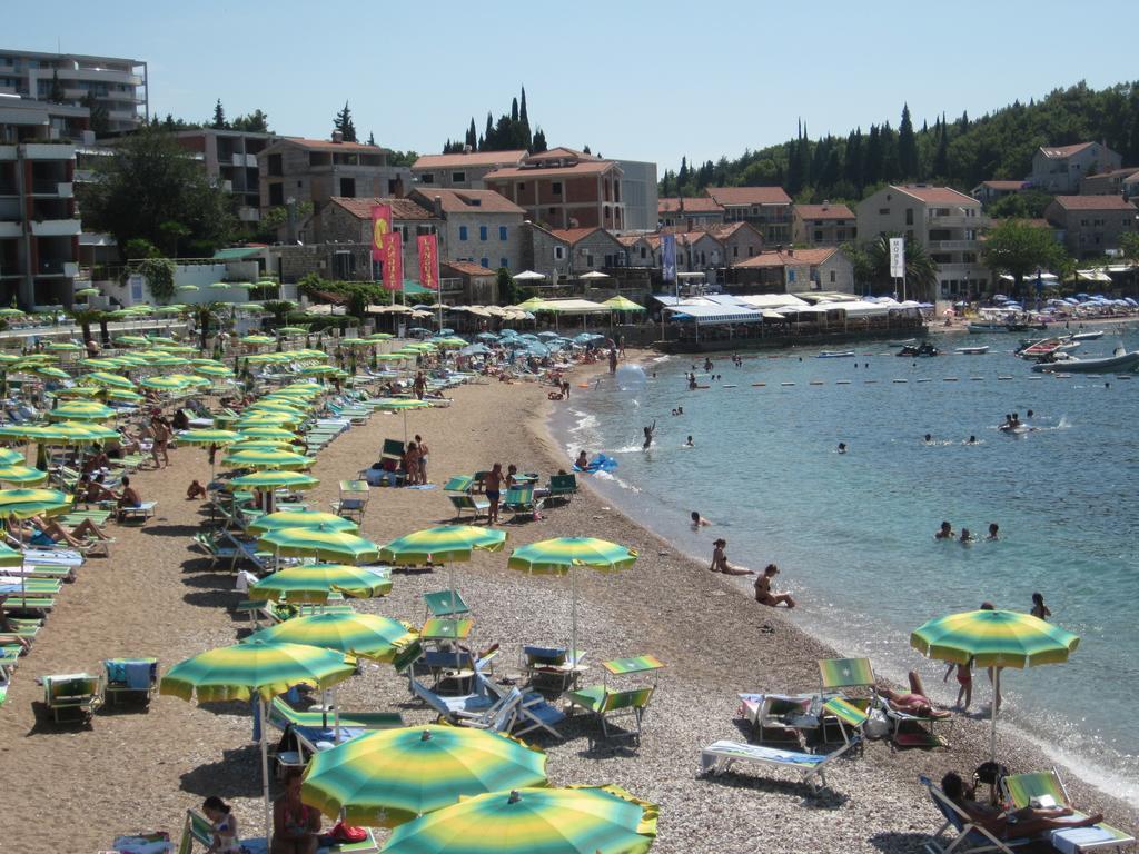 Apartments Danilo Kažanegra Sveti Stefan Bagian luar foto