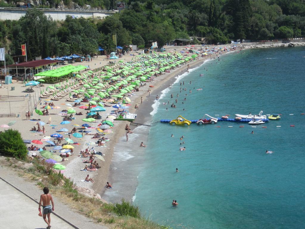 Apartments Danilo Kažanegra Sveti Stefan Bagian luar foto