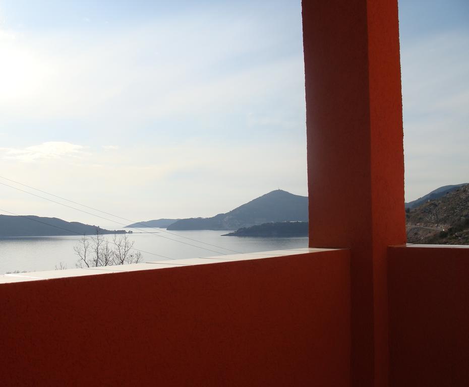 Apartments Danilo Kažanegra Sveti Stefan Ruang foto