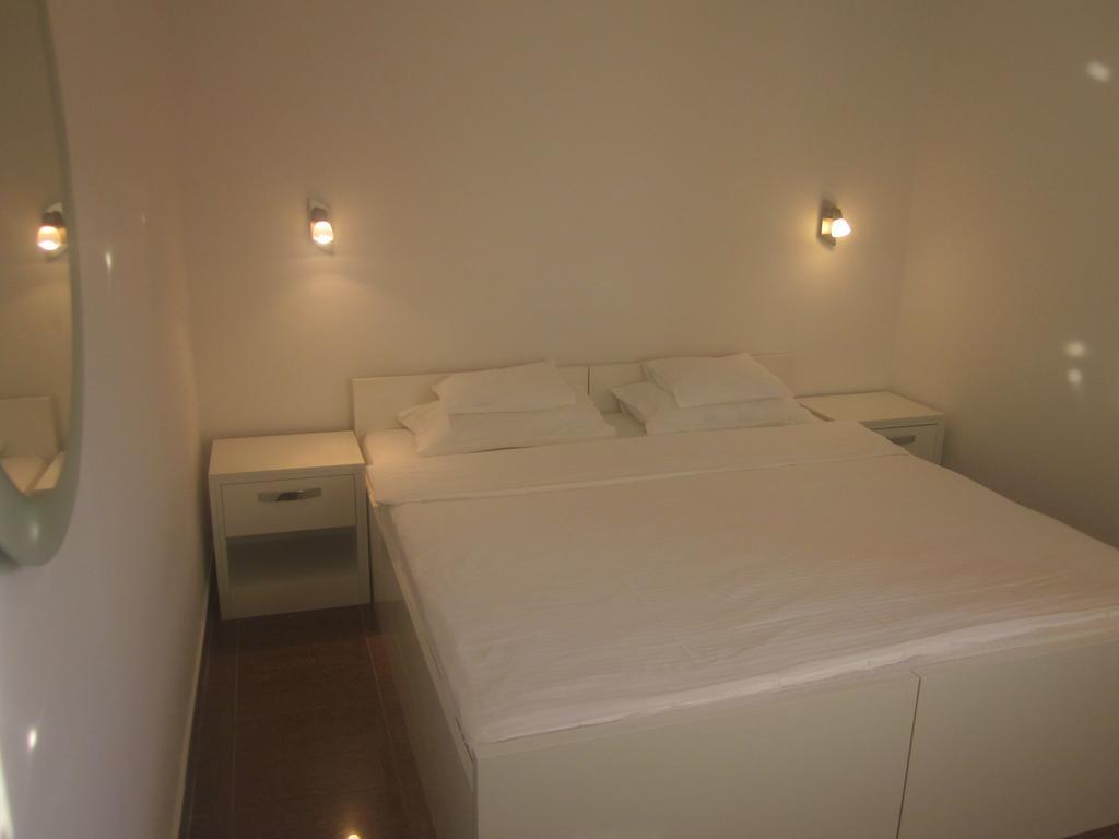 Apartments Danilo Kažanegra Sveti Stefan Bagian luar foto