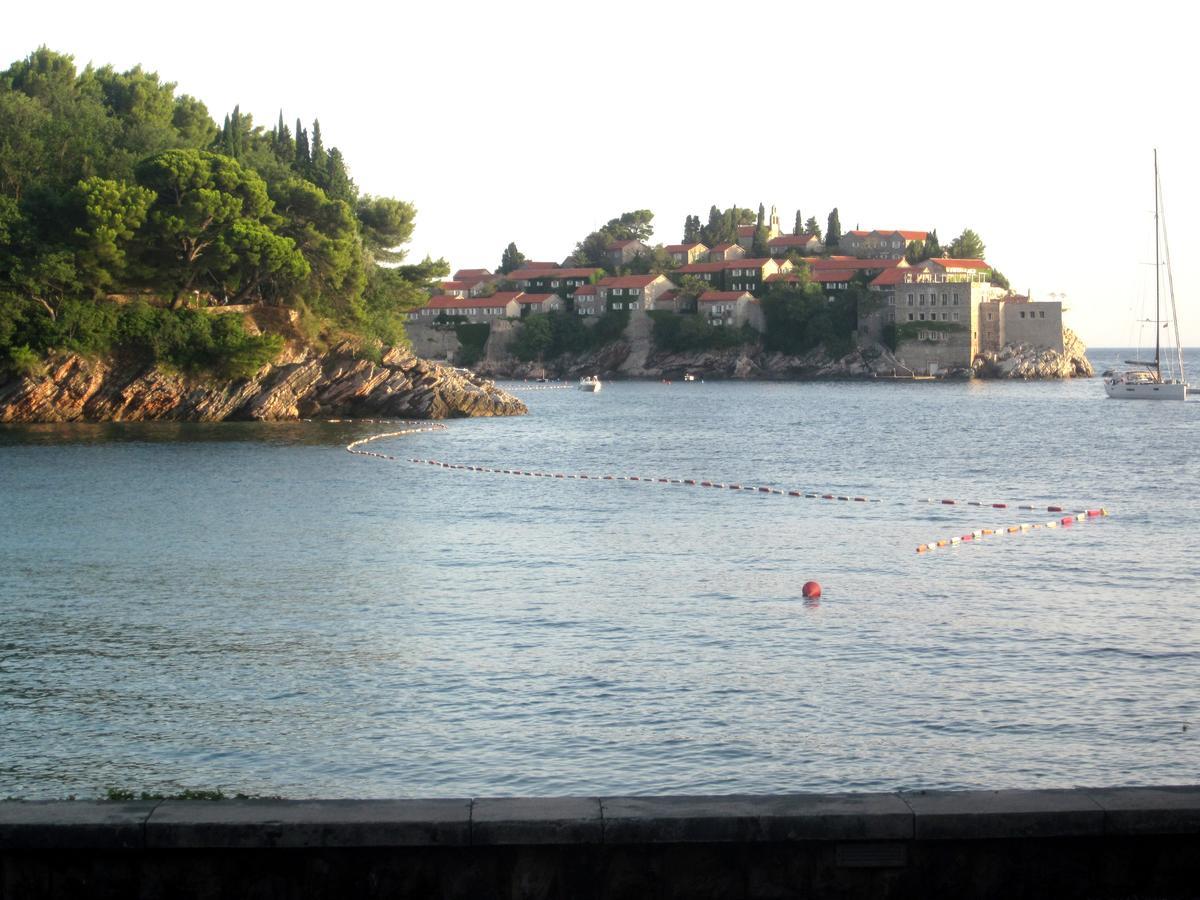 Apartments Danilo Kažanegra Sveti Stefan Bagian luar foto